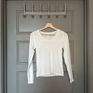 Everlane Scoop Neck Long Sleeve Tee